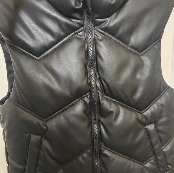 NWOT Ci Sono faux leather puffer vest - Picture 2 of 6